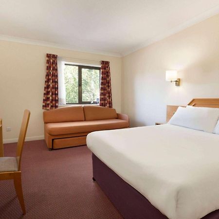 Days Inn Southampton Rownhams Chilworth  Exterior photo