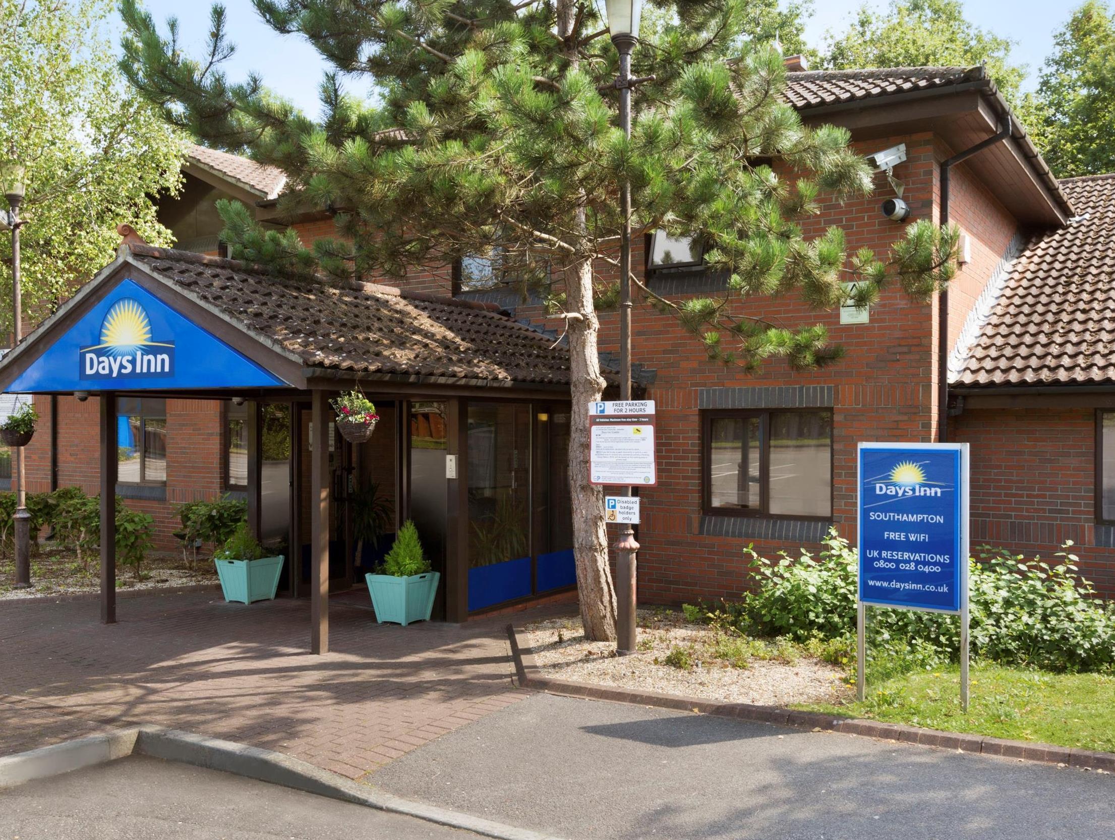 Days Inn Southampton Rownhams Chilworth  Exterior photo