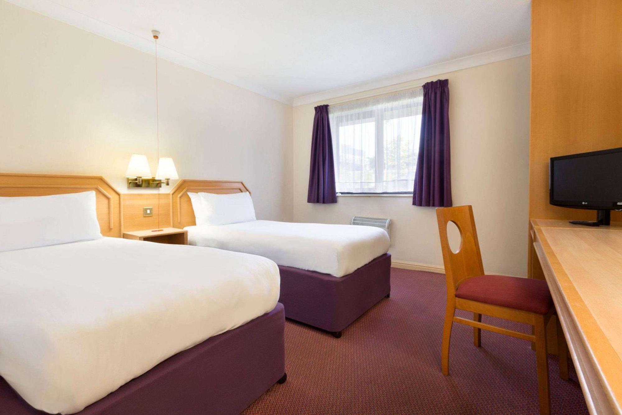 Days Inn Southampton Rownhams Chilworth  Exterior photo