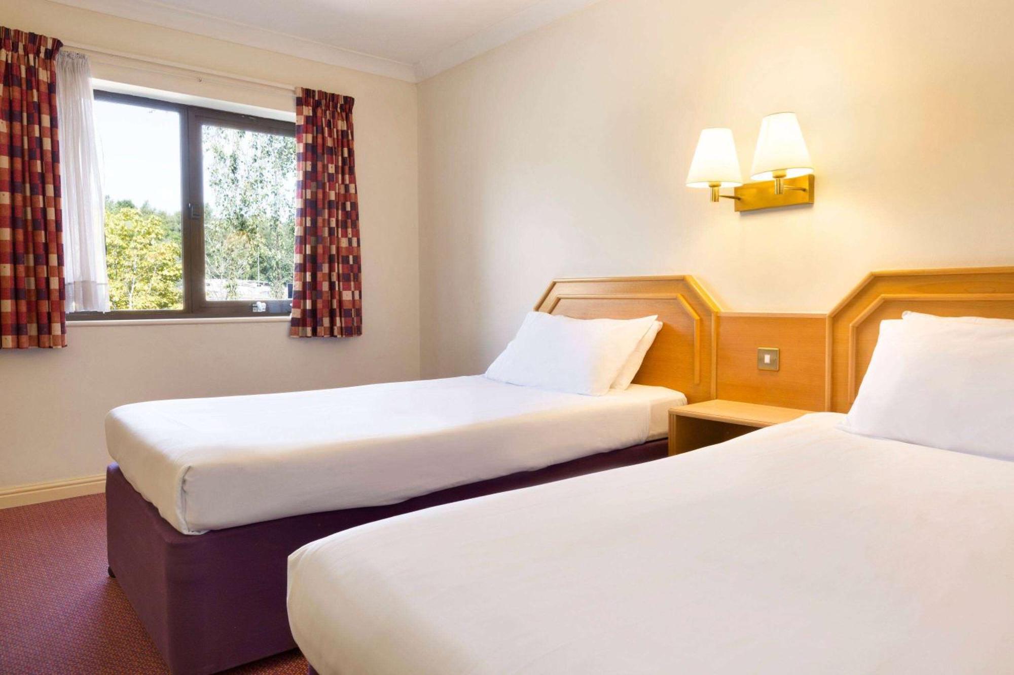 Days Inn Southampton Rownhams Chilworth  Exterior photo